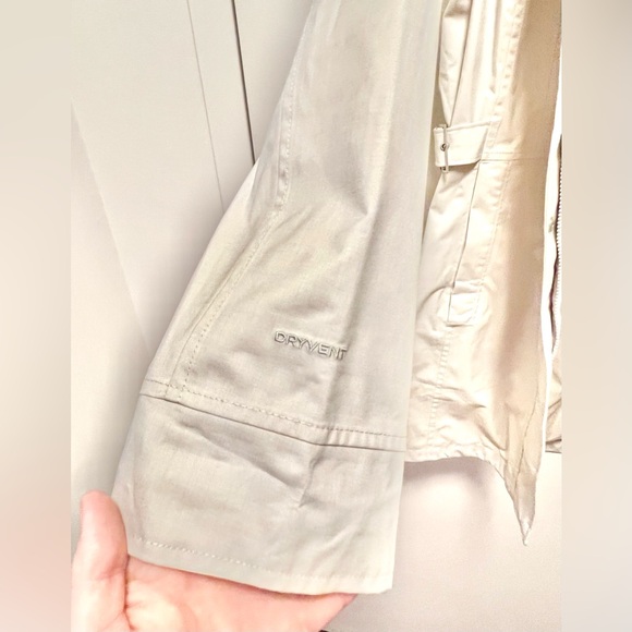 THE NORTH FACE Jacket Size Large Icy Sleek Ivory Color *EXCELLENT CONDITION!!🎁* - Picture 5 of 16